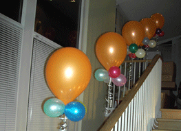 Гелиевые шары в доме.